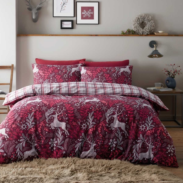 Picture of WINTER STAGS DUVET SET BURGUNDY - KING